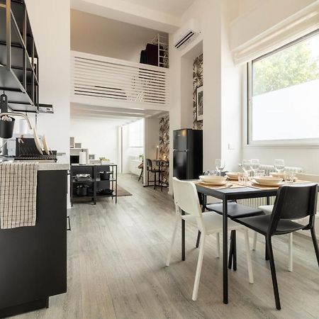 Navigli - Chic And Sophisticated Home In Milan Milão Exterior foto