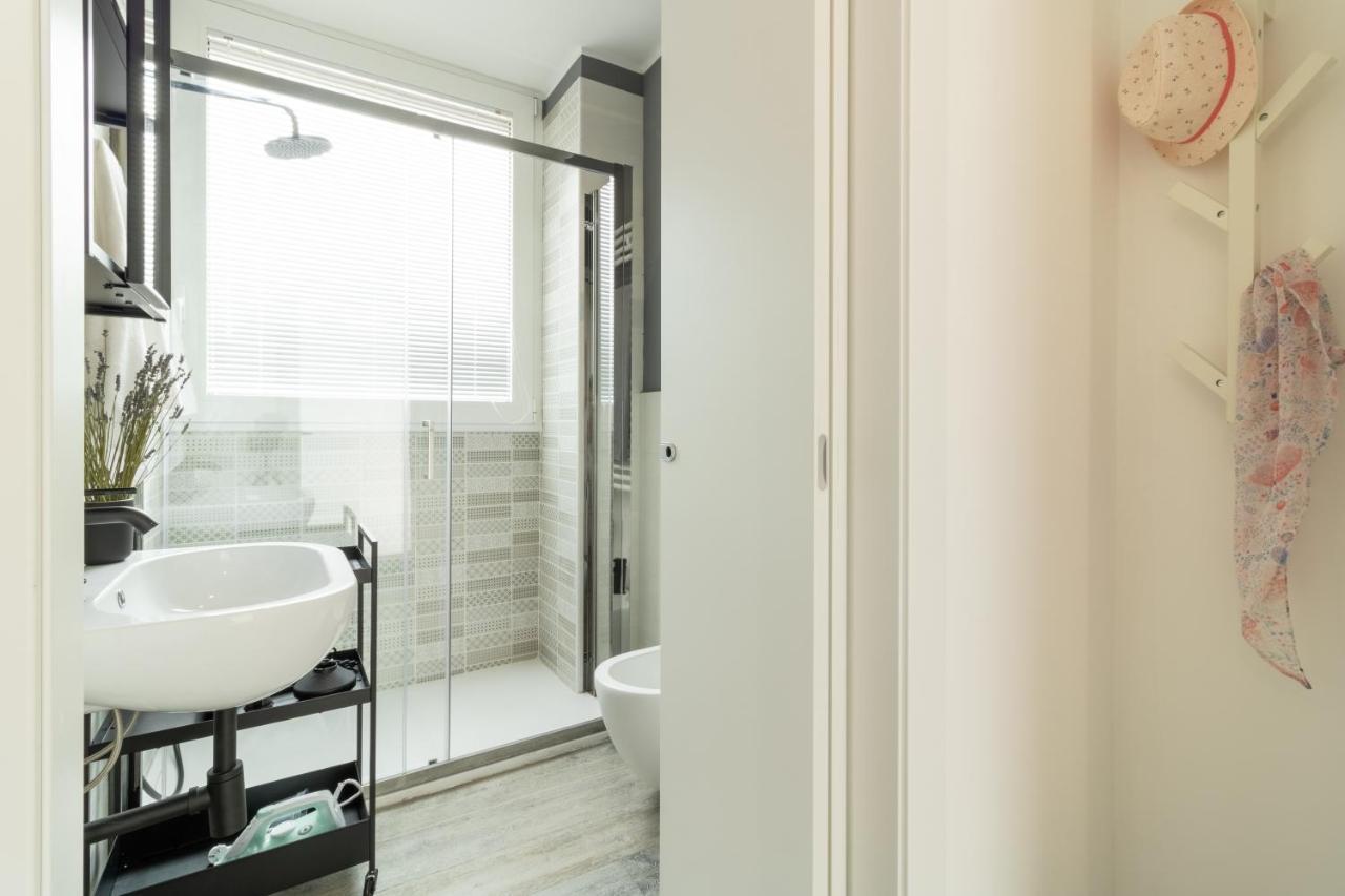 Navigli - Chic And Sophisticated Home In Milan Milão Exterior foto