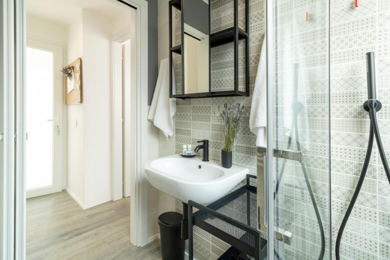 Navigli - Chic And Sophisticated Home In Milan Milão Exterior foto